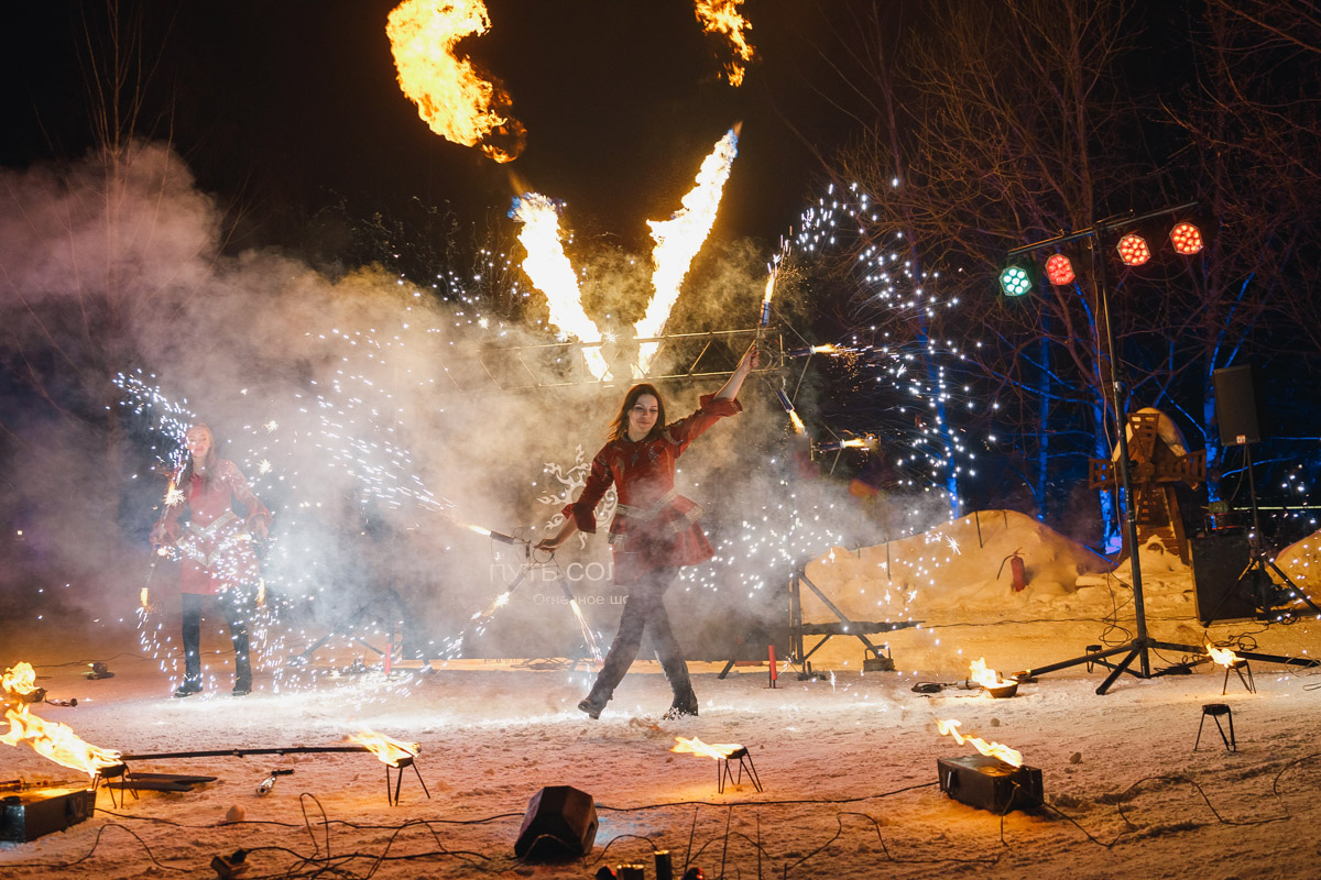 Масленица – один из самых эмоциональных и зажигательных праздников, в котором ясно чувствуется неистовая сила огненной стихии. В атмосферном музее «Щурово городище» встретят весну по-настоящему ярко – первым в Суздале шоу «Огненная Масленица»!