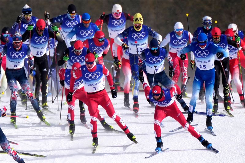 Лыжник из Мурома Иван Якимушкин выиграл серебряную медаль в олимпийском марафоне и как всегда эмоционально прокомментировал свое выступление. Сразу после гонки наш земляк не без доли юмора заявил, что он просто ехал за кем-то, а когда финишировал, его ждал «кипиш».