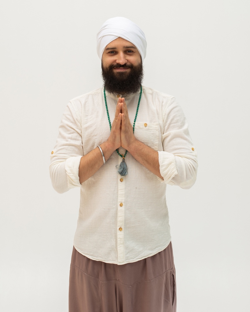 22.02.2022 — дата-палиндром, которая одинаково читается слева направо и справа налево. В календаре такие дни — большая редкость. Многие склонны считать их сакральными. Чего ждать от 22 февраля этого года, что можно делать, а что не стоит, и почему мы так относимся к красивым датам — рассказывают нумеролог, астролог и психолог.