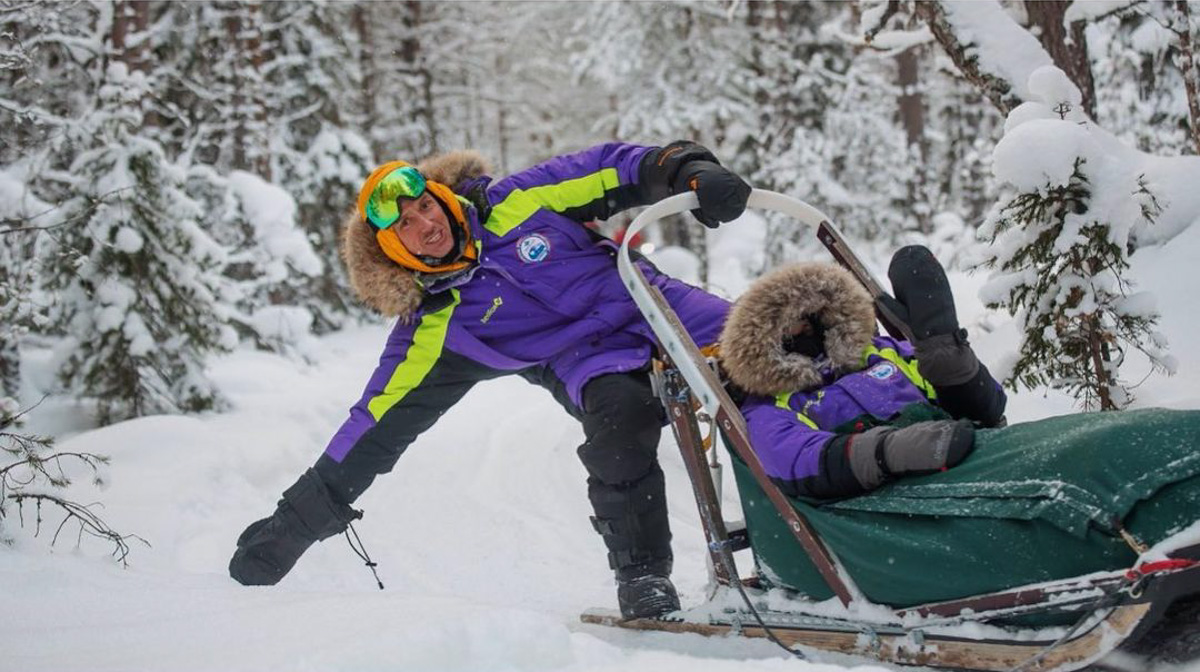 Вдоволь насладившись горами, Алексей Балакин пристрастился к велосипедным прогулкам. Если, конечно, можно назвать «прогулкой» езду по Южной Америке длиной в 900 км. После этого появилась идея кругосветного путешествия с использованием разных способов передвижения. Снегоходы, собачьи упряжки, яхты – все это уже было!
