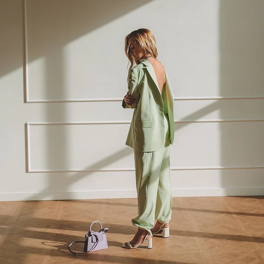 Болит голова? Значит, вы неправильно питаетесь. Нутрициолог Светлана Скворцова подробно объяснила, почему все наши недуги связаны с ЖКТ, как сбалансированным образом жизни поправить здоровье, и почему от вредных продуктов отказываться не то чтобы сложно, а прямо-таки больно!