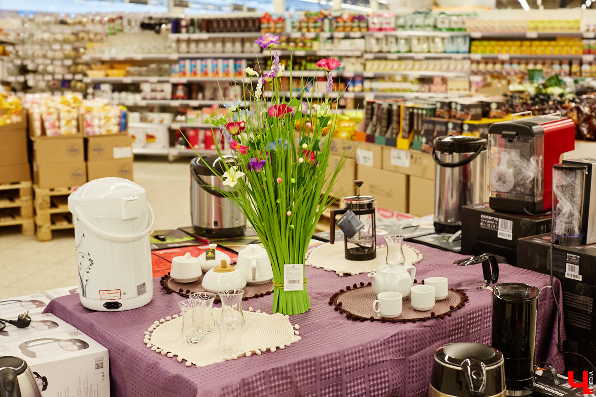Ни одного, ни разу в жизни! Ольга Проноза – владимирский блогер, который входит в топ-10 самых популярных, в своем деле настоящий умелец, а вот кое в чем другом до недавних пор была чуточку профаном. Блины она в своей жизни ни разу не готовила, но наш кулинарный сенсей пришел ей на помощь. Вам, кстати, учения его тоже пригодятся, ведь рецепты мастера – нестандартные.