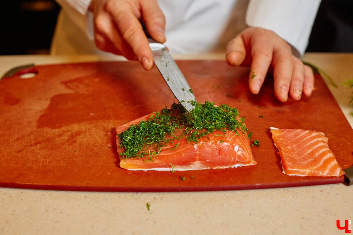 Ни одного, ни разу в жизни! Ольга Проноза – владимирский блогер, который входит в топ-10 самых популярных, в своем деле настоящий умелец, а вот кое в чем другом до недавних пор была чуточку профаном. Блины она в своей жизни ни разу не готовила, но наш кулинарный сенсей пришел ей на помощь. Вам, кстати, учения его тоже пригодятся, ведь рецепты мастера – нестандартные.