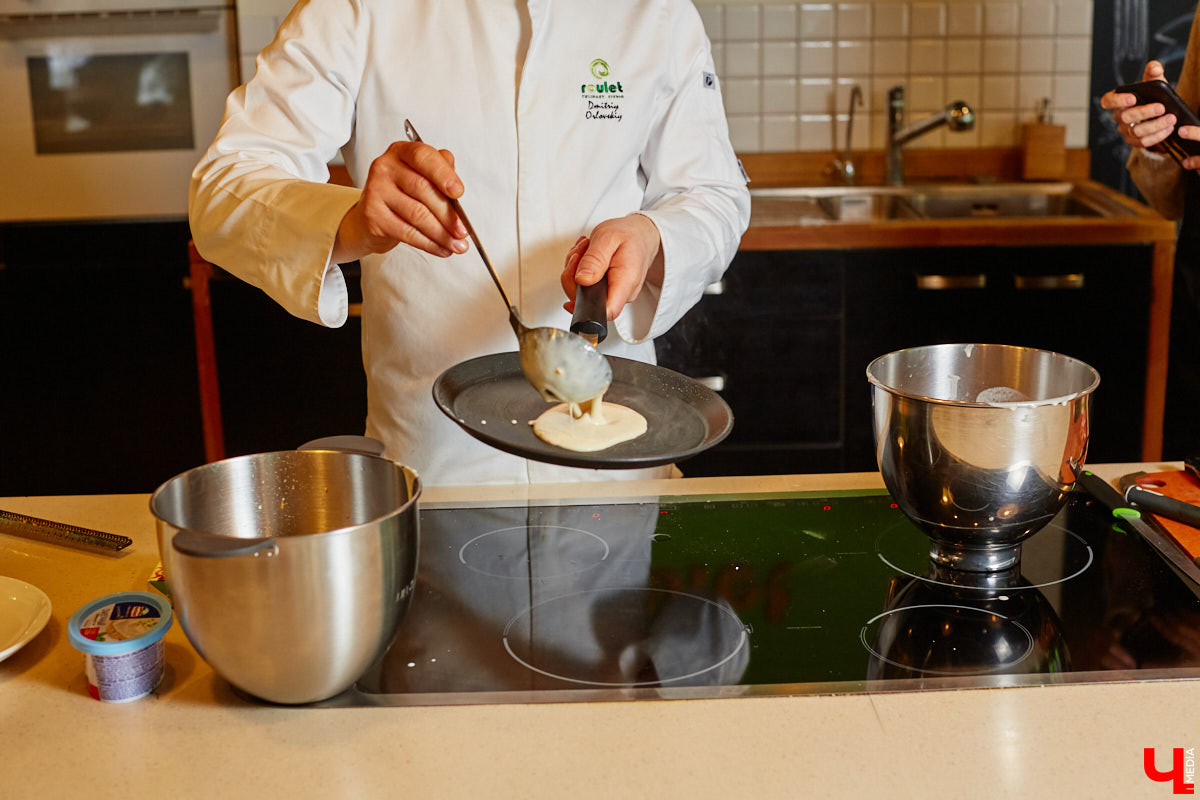 Ни одного, ни разу в жизни! Ольга Проноза – владимирский блогер, который входит в топ-10 самых популярных, в своем деле настоящий умелец, а вот кое в чем другом до недавних пор была чуточку профаном. Блины она в своей жизни ни разу не готовила, но наш кулинарный сенсей пришел ей на помощь. Вам, кстати, учения его тоже пригодятся, ведь рецепты мастера – нестандартные.