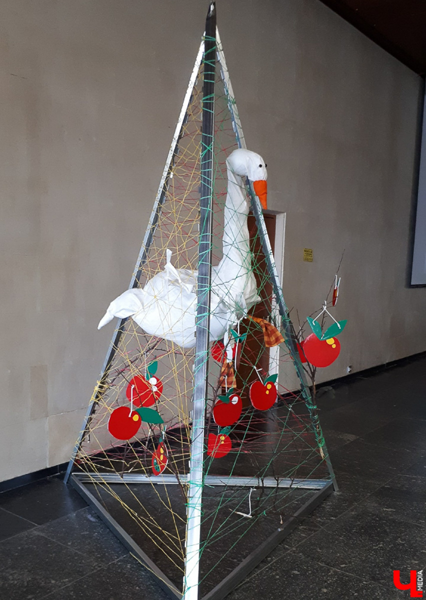 О показах под открытым небом пока говорить рано, но «Ключ-Медиа» знает, как расширить кругозор читателей, и рекомендует к посещению два знаковых мероприятия региона – мартовский XXVII Открытый российский фестиваль анимационного кино в Суздале и шестой ежегодный фестиваль социального кино, апрельский кинофорум «Шередарь».