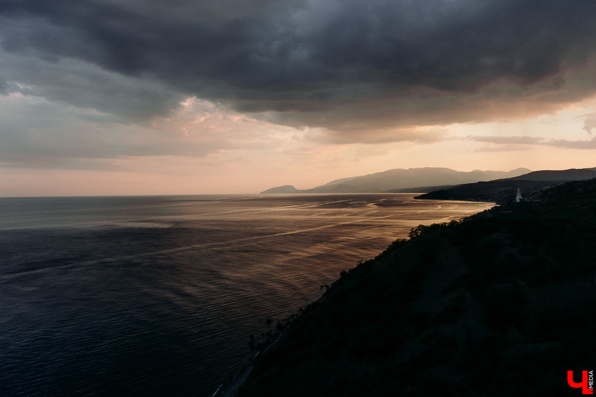 Страны Европы закрыли небо для России, а в 11 городах страны не работают аэропорты. Что делать туристам и как вернуть свои средства? Ассоциация туроператоров страны дала разъяснения. 