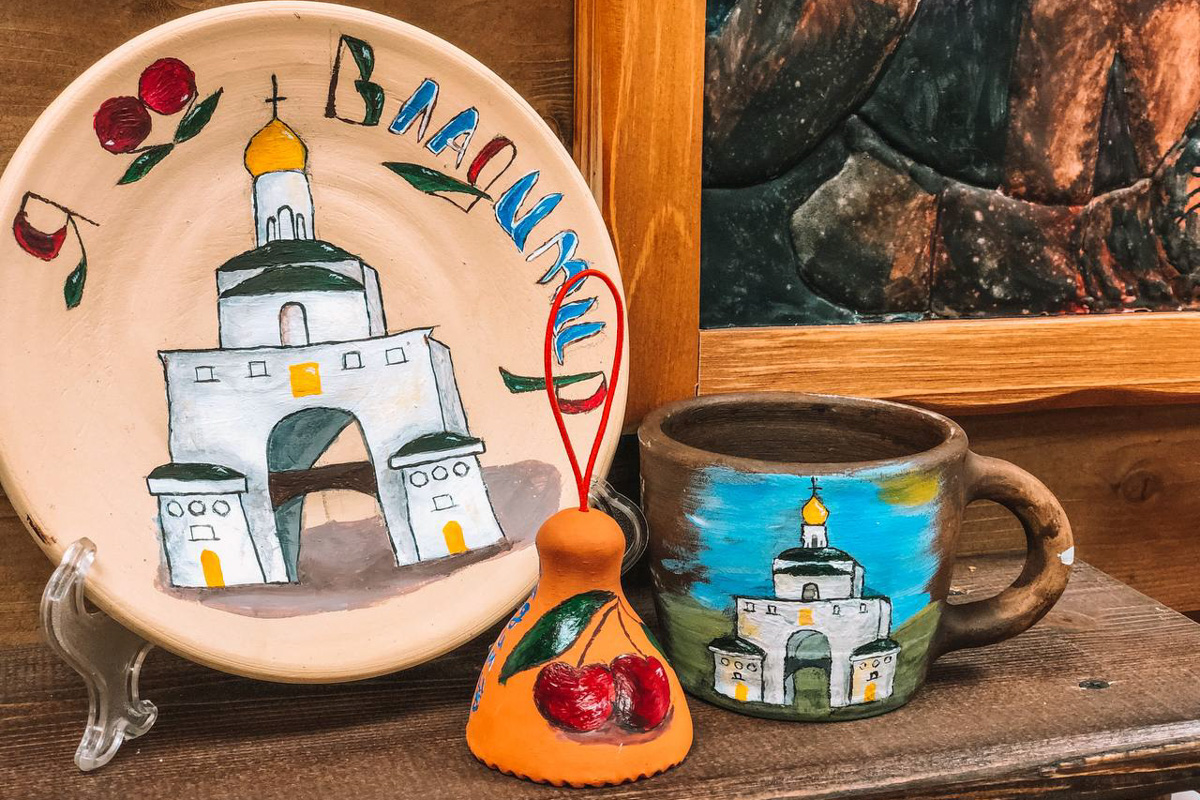 На днях наш корреспондент побывал в Доме-музее пряника на Большой Московской и узнал, как рождаются новые программы с мастер-классами, вкусные продукты, а также что интересного происходит каждый день в царстве пряника и шоколада! Ведь там всегда рады не только гостям, но и общительным и радушным сотрудникам.