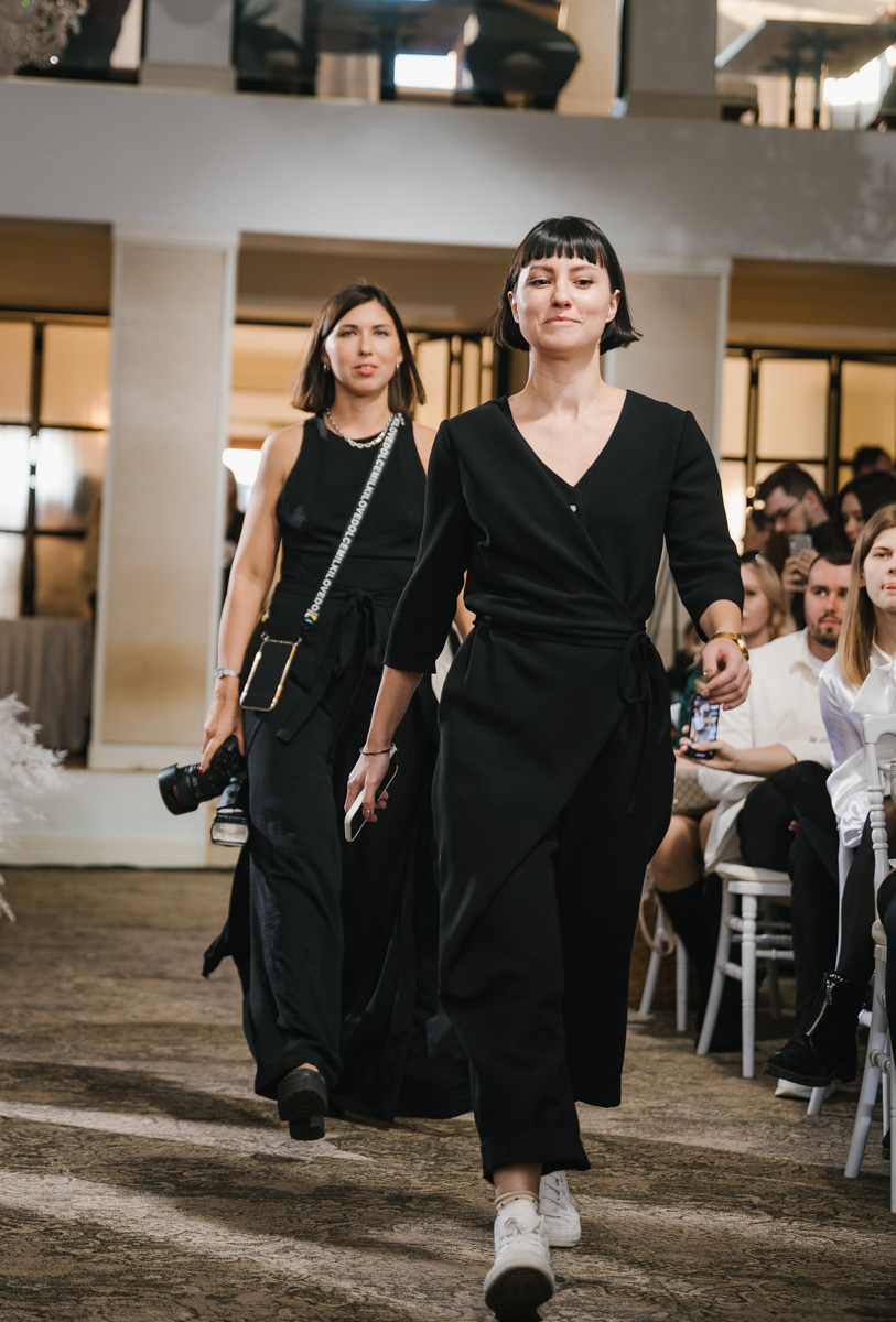 Давайте взглянем на первый этап «Завтрака с невестой», в частности показ актуальных свадебных платьев от владимирских и, что случилось впервые, ивановских дизайнеров!