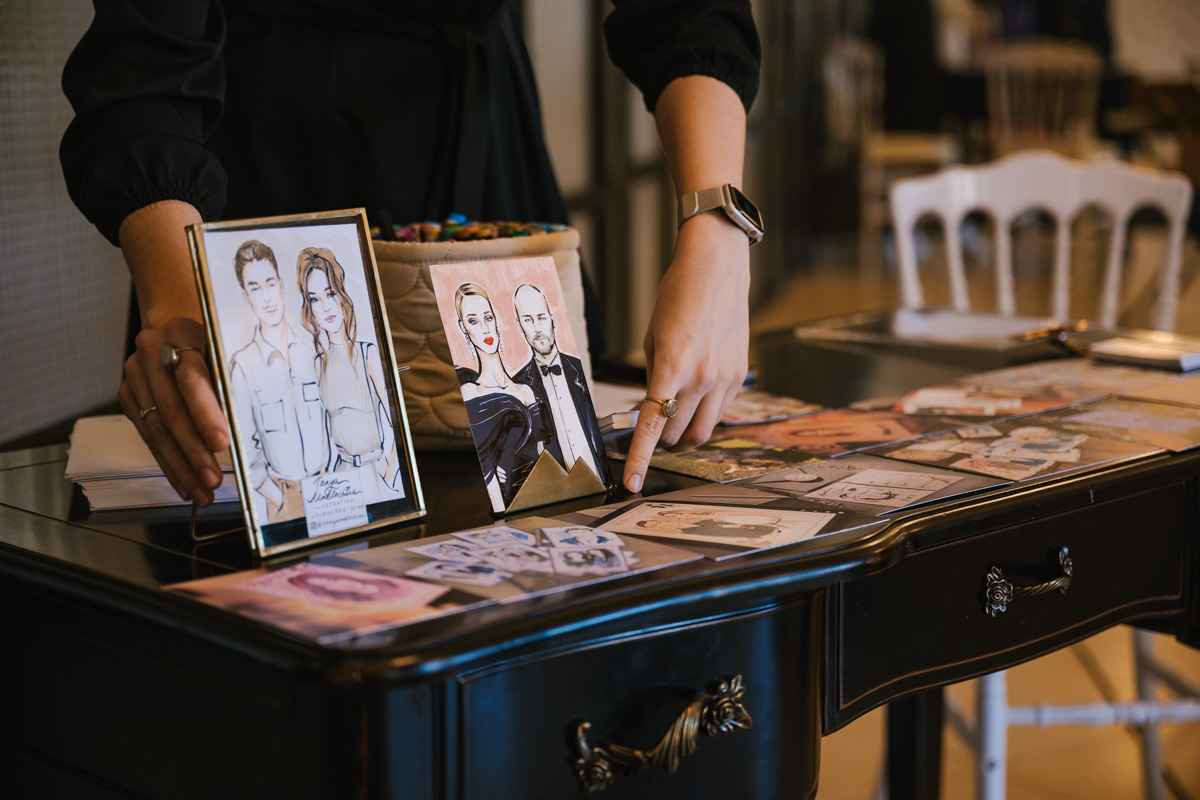 Давайте взглянем на первый этап «Завтрака с невестой», в частности показ актуальных свадебных платьев от владимирских и, что случилось впервые, ивановских дизайнеров!