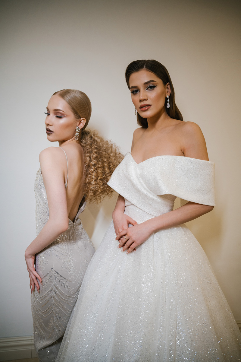 Давайте взглянем на первый этап «Завтрака с невестой», в частности показ актуальных свадебных платьев от владимирских и, что случилось впервые, ивановских дизайнеров!