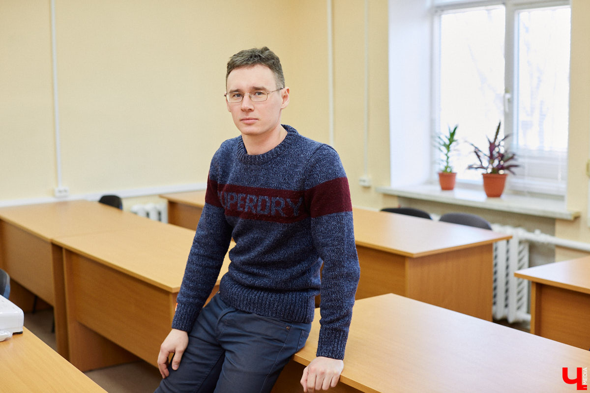 Владимирская «Академия Профессионалов» - проект по созданию единого образовательного пространства, за которым стоит хрупкая, но бойкая девушка. В сентябре 2021 года Анна Егорова открыла учебный центр, призванный обеспечить доступное и качественное образование всем совершеннолетним желающим и открывающий возможности карьерного роста даже в непростые для страны времена.