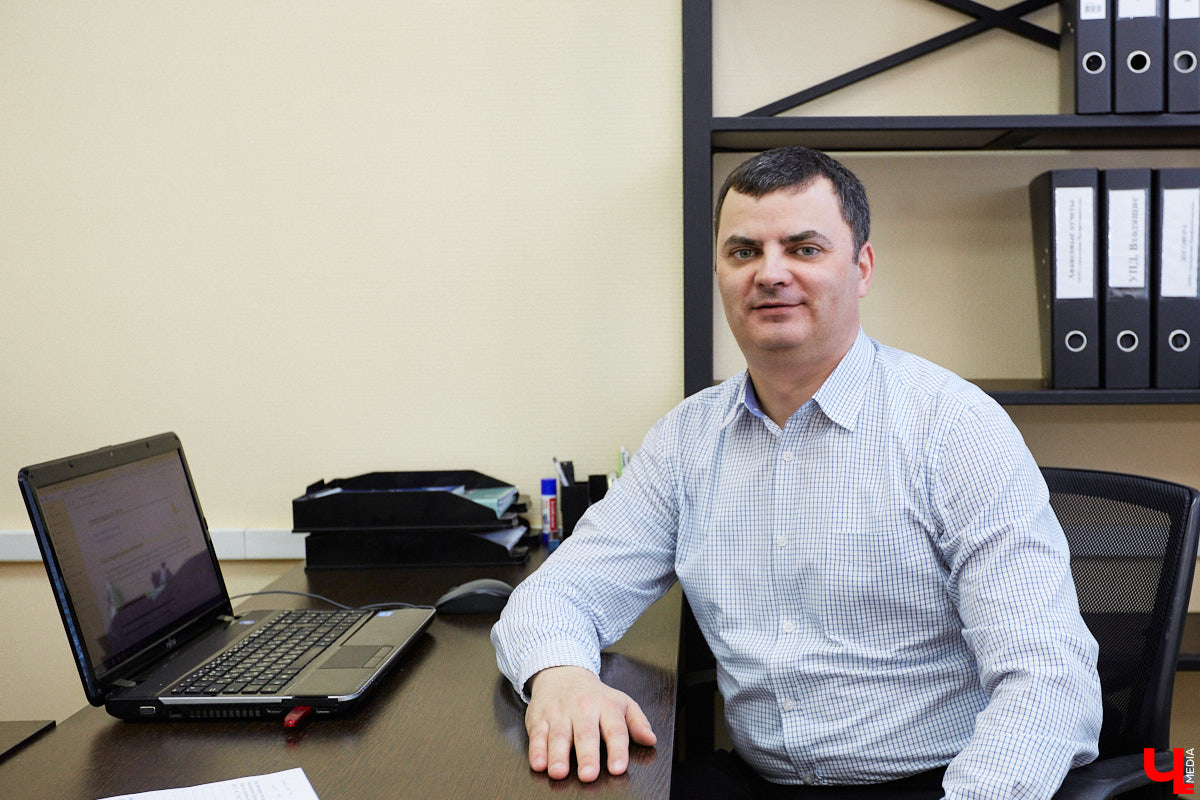 Владимирская «Академия Профессионалов» - проект по созданию единого образовательного пространства, за которым стоит хрупкая, но бойкая девушка. В сентябре 2021 года Анна Егорова открыла учебный центр, призванный обеспечить доступное и качественное образование всем совершеннолетним желающим и открывающий возможности карьерного роста даже в непростые для страны времена.