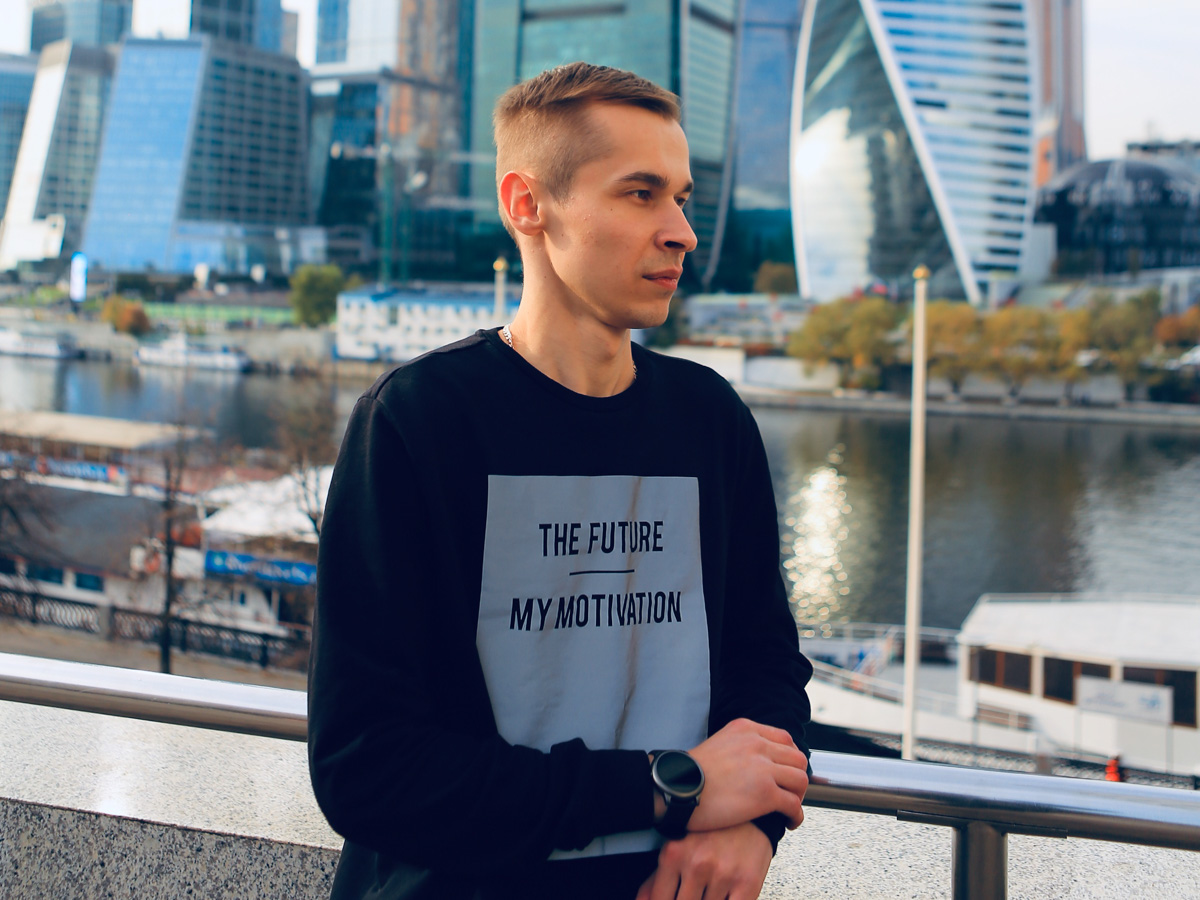 Как создаются хиты? Говорят, единого рецепта не существует. Ясно одно: песня должна срезонировать со слушателем. Найти свое звучание, которое пришлось по сердцу тысячам людей, смог наш земляк Эдгар со своим проектом «EDZAR».