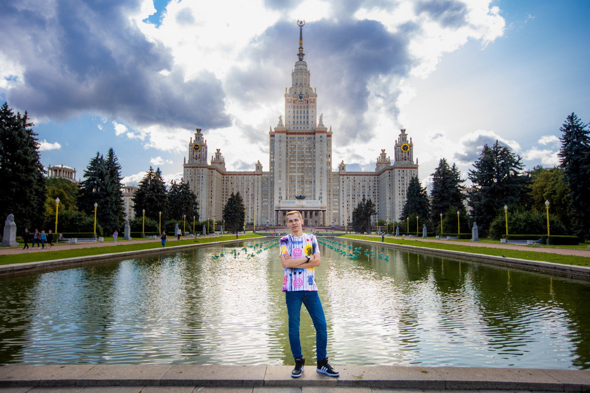 Как создаются хиты? Говорят, единого рецепта не существует. Ясно одно: песня должна срезонировать со слушателем. Найти свое звучание, которое пришлось по сердцу тысячам людей, смог наш земляк Эдгар со своим проектом «EDZAR».