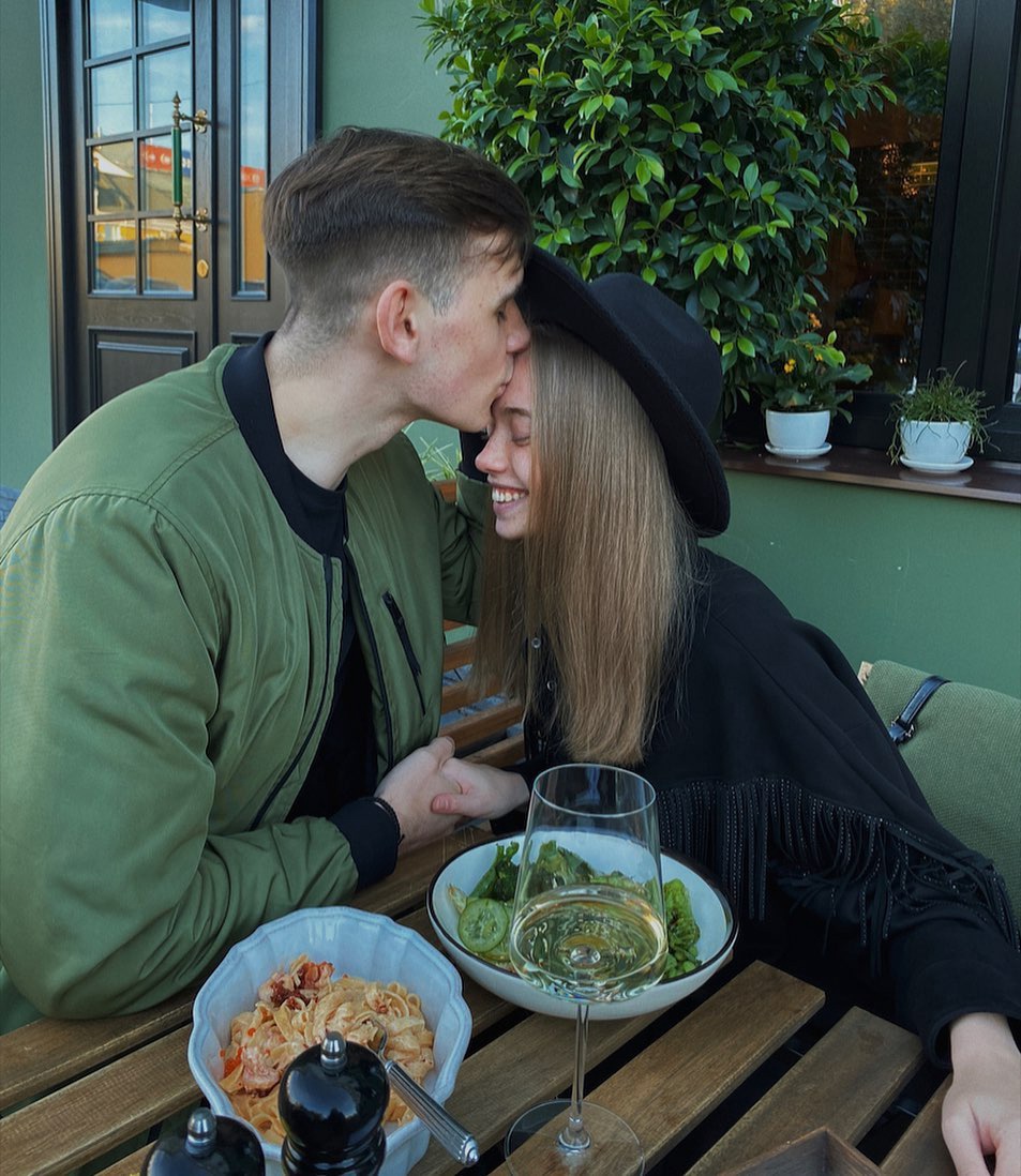 Сегодня день, когда работа «Инстаграма» в РФ остановилась. Нет, Земля, конечно, вращаться не перестала. И все же для многих событие знаковое. Закончилась целая веха жизни. Как владимирцы с ней попрощались? Успели до блокировки собрать обзор.