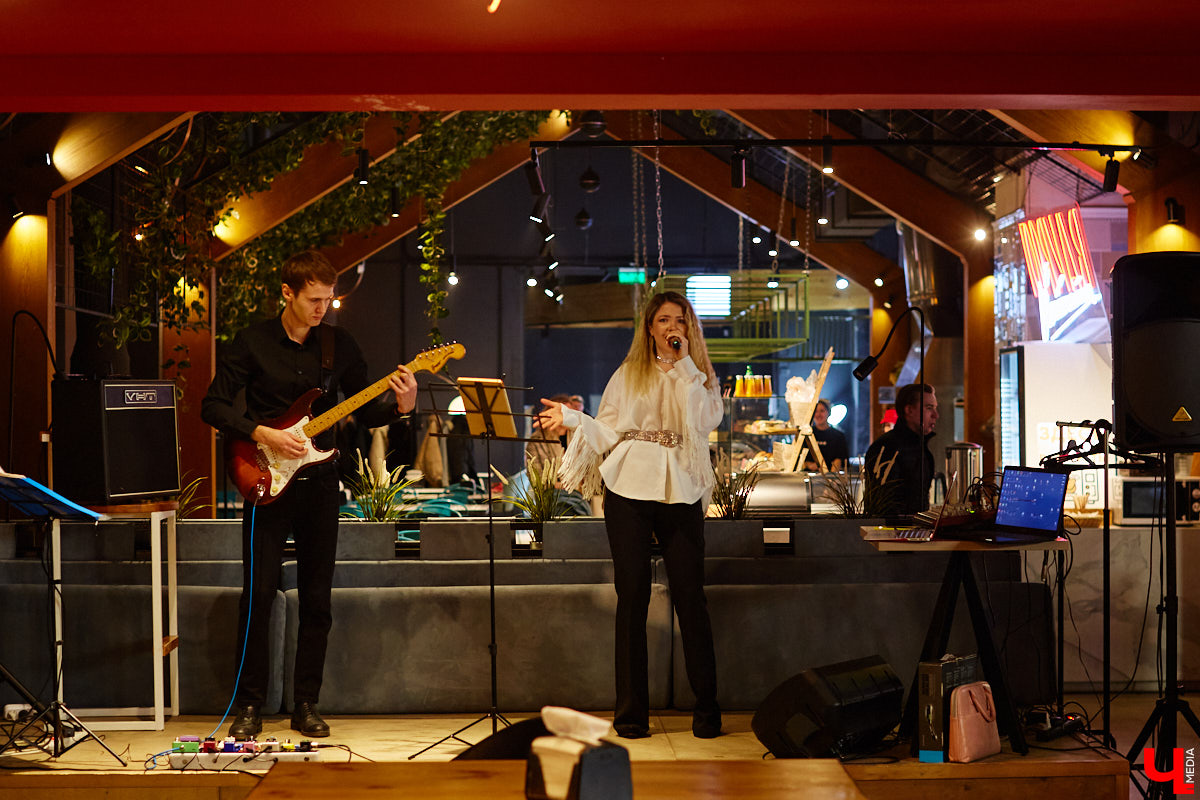 Время для позитива есть всегда. И мы спешим к вам с отличной новостью — во Владимире открылся бар «Вкусное». Что за место? В чем изюминка? И где его искать — все в нашем обзоре!