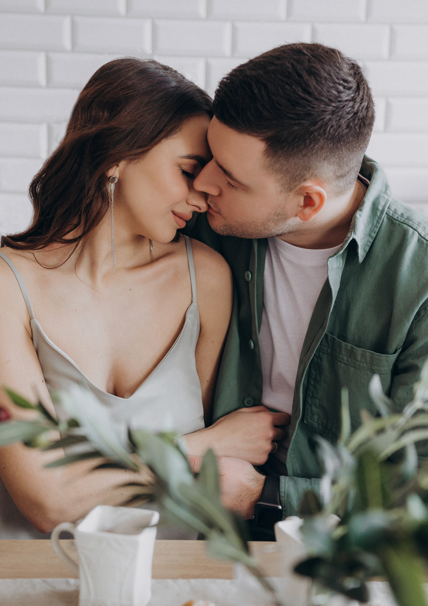 С 8 по 17 марта в санкт-петербургской галерее «Мастер» проводится международная выставка, посвященная таинству материнства. На вернисаже единственная представительница 33-го региона Анна Ворон уже была отмечена членами жюри. Предлагаем познакомиться и взглянуть на ее работы.