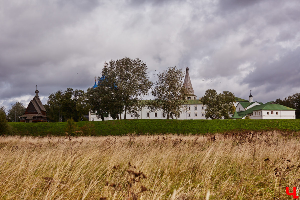Специалисты говорят, что отдых с палатками в этом году будет особенно популярен. И тут важно правильно определиться с местом для кемпинга. Где можно разбивать бивуак и разводить костры, определила специальная комиссия. А местные путешественники со стажем дали несколько дельных советов.