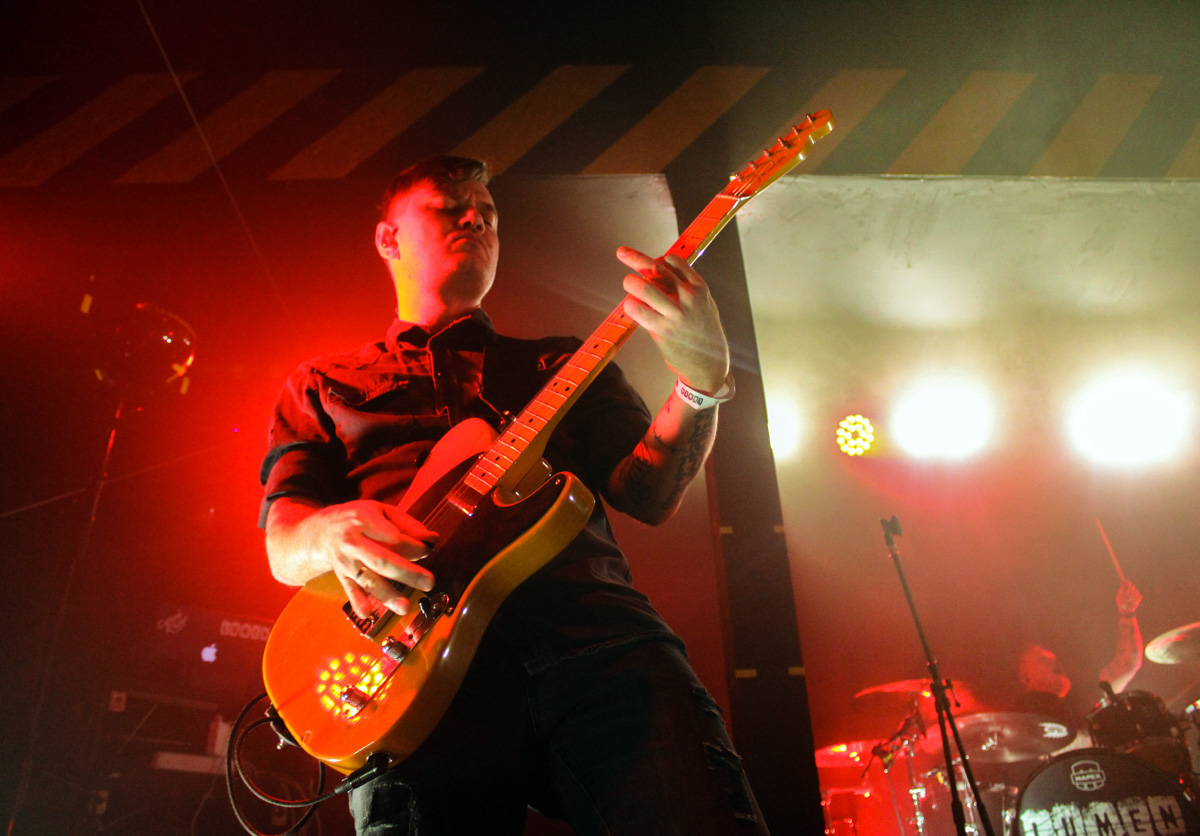 Уфимская группа Lumen – настоящие старожилы российской рок-сцены. Все это время команда во главе с солистом Рустемом Булатовым верна раз и навсегда обозначенным принципам: жёсткая альтернатива, остросоциальные тексты, активная гражданская позиция, а также искренность и последовательность во всем: в каждом слове, в каждом звуке, в каждом высказывании.