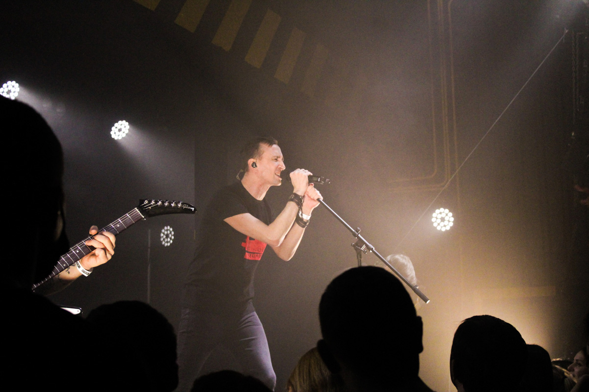 Уфимская группа Lumen – настоящие старожилы российской рок-сцены. Все это время команда во главе с солистом Рустемом Булатовым верна раз и навсегда обозначенным принципам: жёсткая альтернатива, остросоциальные тексты, активная гражданская позиция, а также искренность и последовательность во всем: в каждом слове, в каждом звуке, в каждом высказывании.