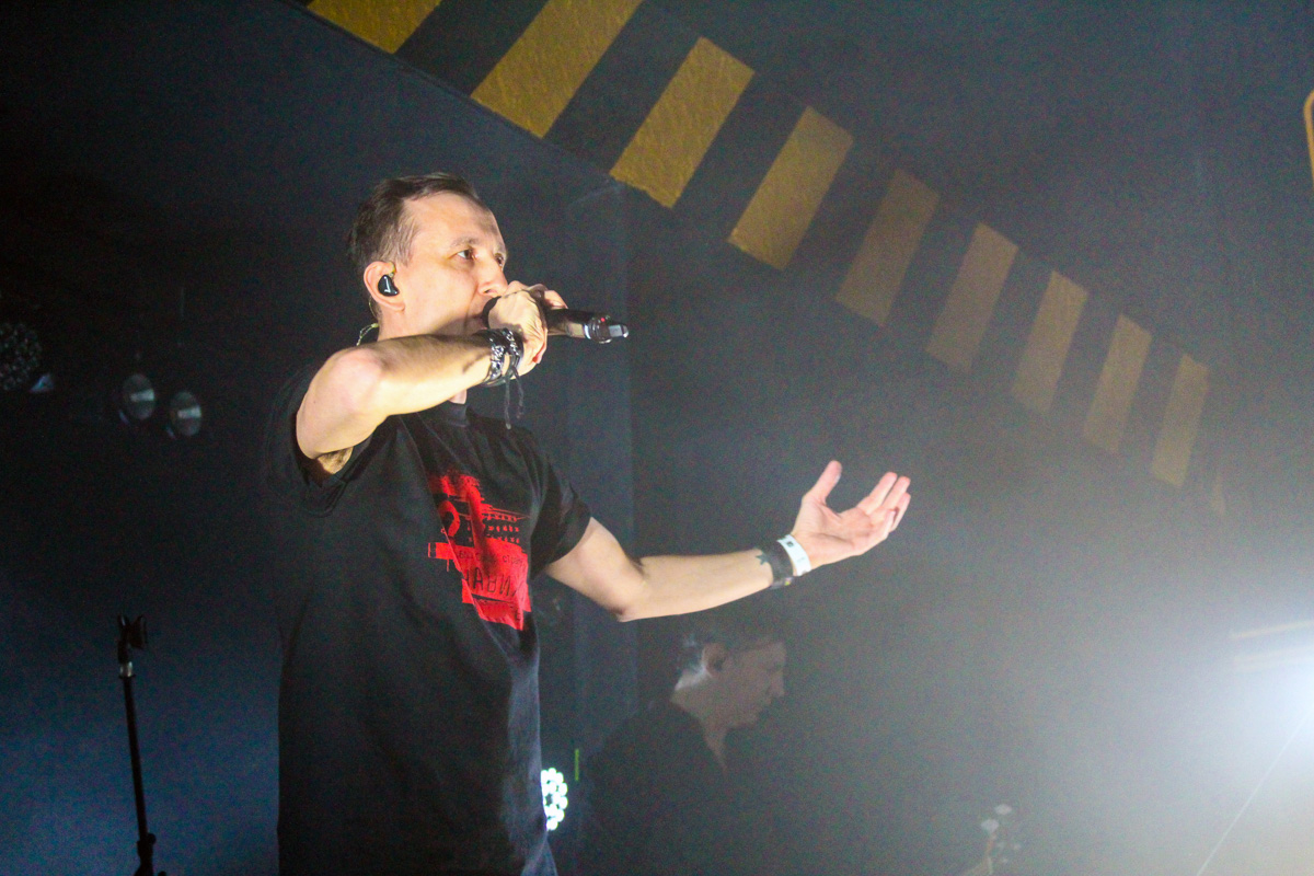 Уфимская группа Lumen – настоящие старожилы российской рок-сцены. Все это время команда во главе с солистом Рустемом Булатовым верна раз и навсегда обозначенным принципам: жёсткая альтернатива, остросоциальные тексты, активная гражданская позиция, а также искренность и последовательность во всем: в каждом слове, в каждом звуке, в каждом высказывании.