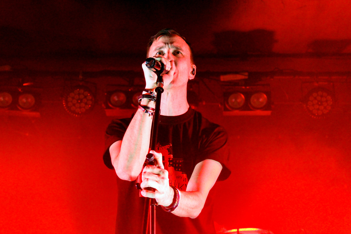 Уфимская группа Lumen – настоящие старожилы российской рок-сцены. Все это время команда во главе с солистом Рустемом Булатовым верна раз и навсегда обозначенным принципам: жёсткая альтернатива, остросоциальные тексты, активная гражданская позиция, а также искренность и последовательность во всем: в каждом слове, в каждом звуке, в каждом высказывании.