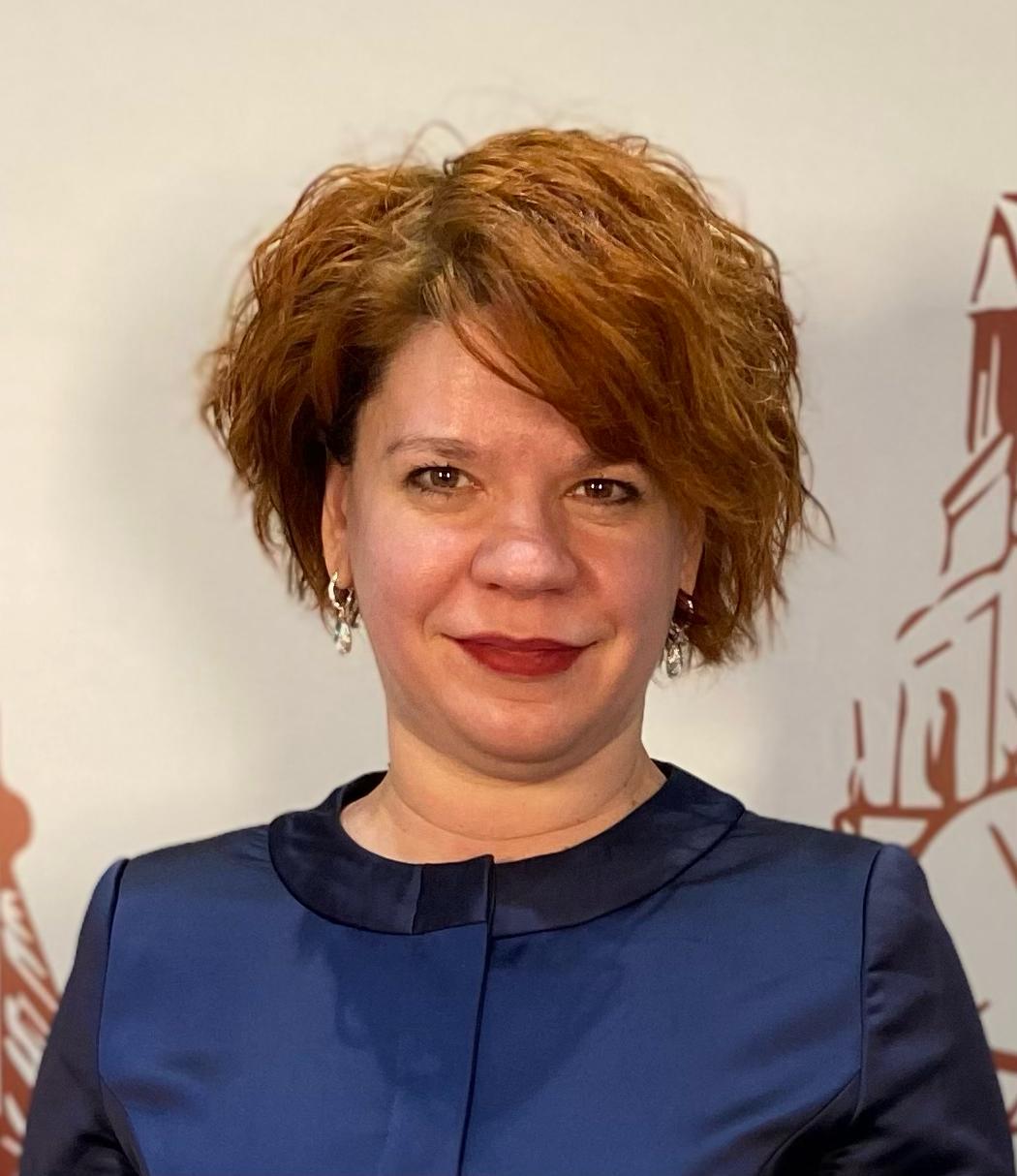 Пока одни закупаются впрок, другие ищут возможность вложить деньги, тем самым увеличив капитал при шатком курсе рубля, разбираются с кредитными ставками, готовят бизнес к марш-броску. Разбираемся с владимирскими экспертами, как с учетом нынешних реалий выбрать экономически верную манеру поведения.