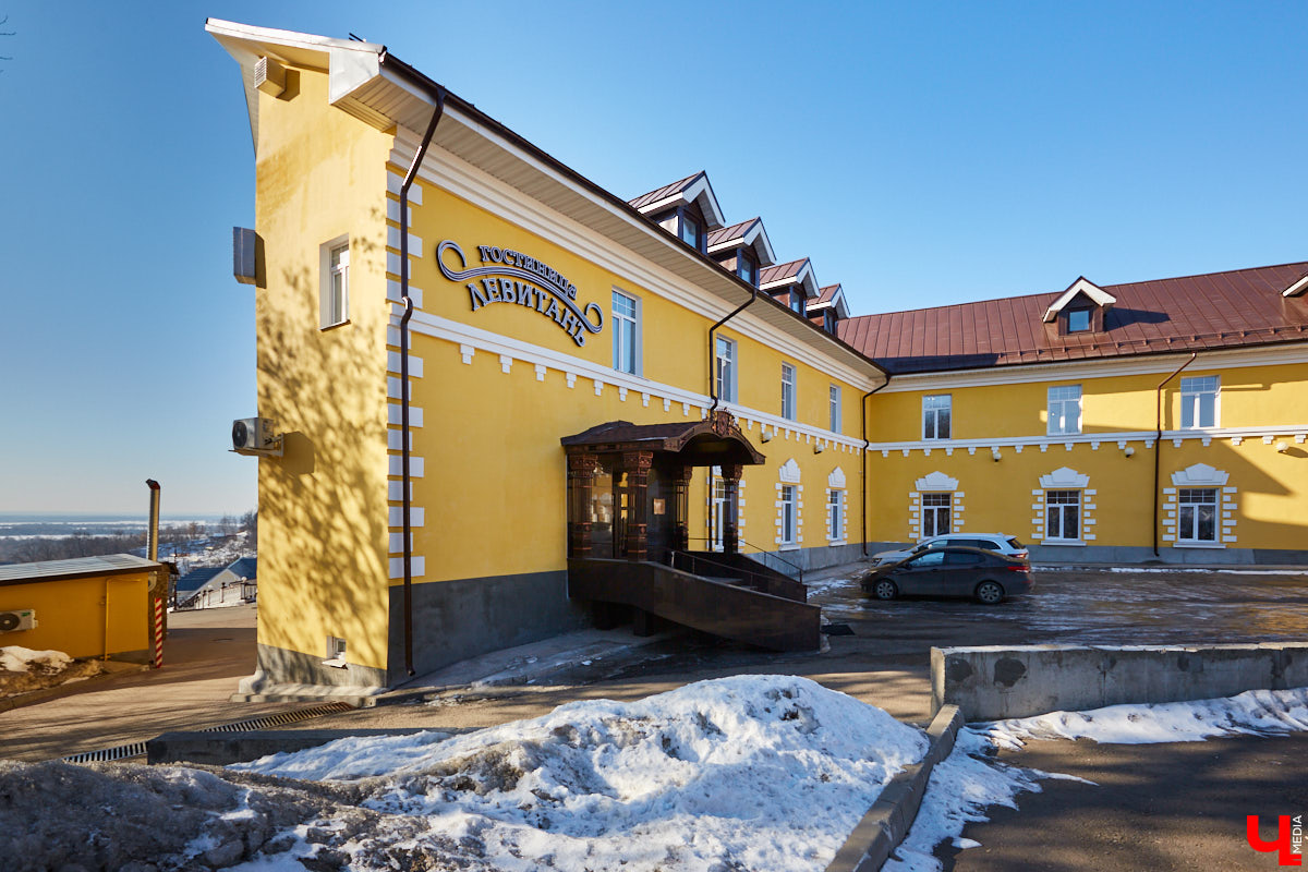 Популярная сеть ресторанов быстрого питания McDonald’s прекратила свою работу в нашем регионе. Владимирцы лишились сразу 6 фастфуд-заведений. 3 из них располагались на территории областного центра. А вот с гостиницами «Панорама» и «Левитан» все не так однозначно. Сначала в соцсетях комплекса заявили об их закрытии, но потом передумали...