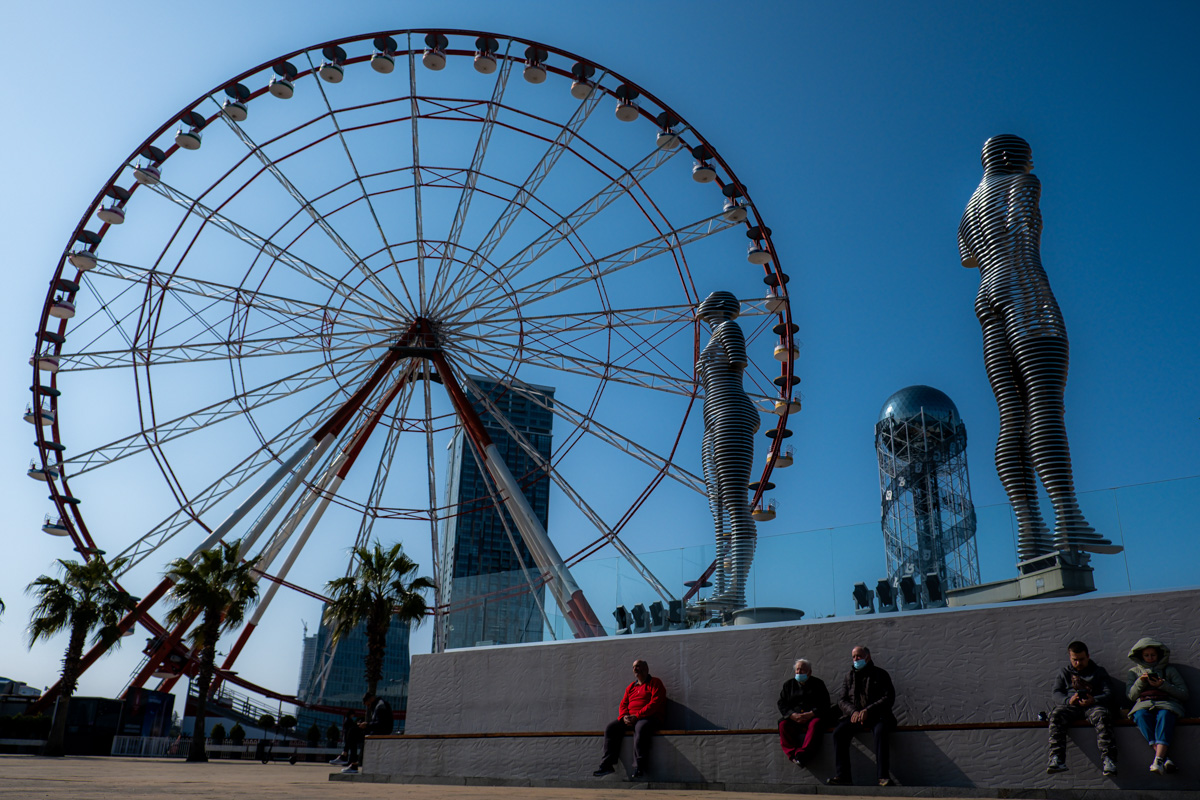 Чем подкупает русских Грузия? Наш коллега переехал с супругой в Батуми и поразился условиями местной жизни. Разумеется, заодно он сравнил их с владимирскими.