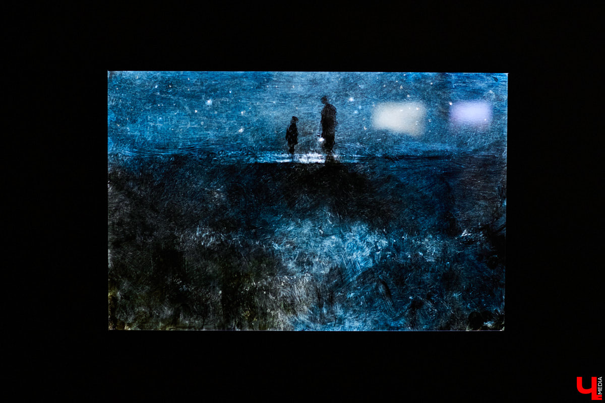 Смотрели мультфильм «Старик и море»? Если нет, настоятельно рекомендуем потратить 20 минут на получение эстетического удовольствия. Это одна из самых ярких работ мультипликатора Александра Петрова. За нее он получил «Оскар». А теперь владимирцы могут увидеть его работы — открылась выставка в Центре ИЗО. Более того, у горожан был шанс лично пообщаться с автором.