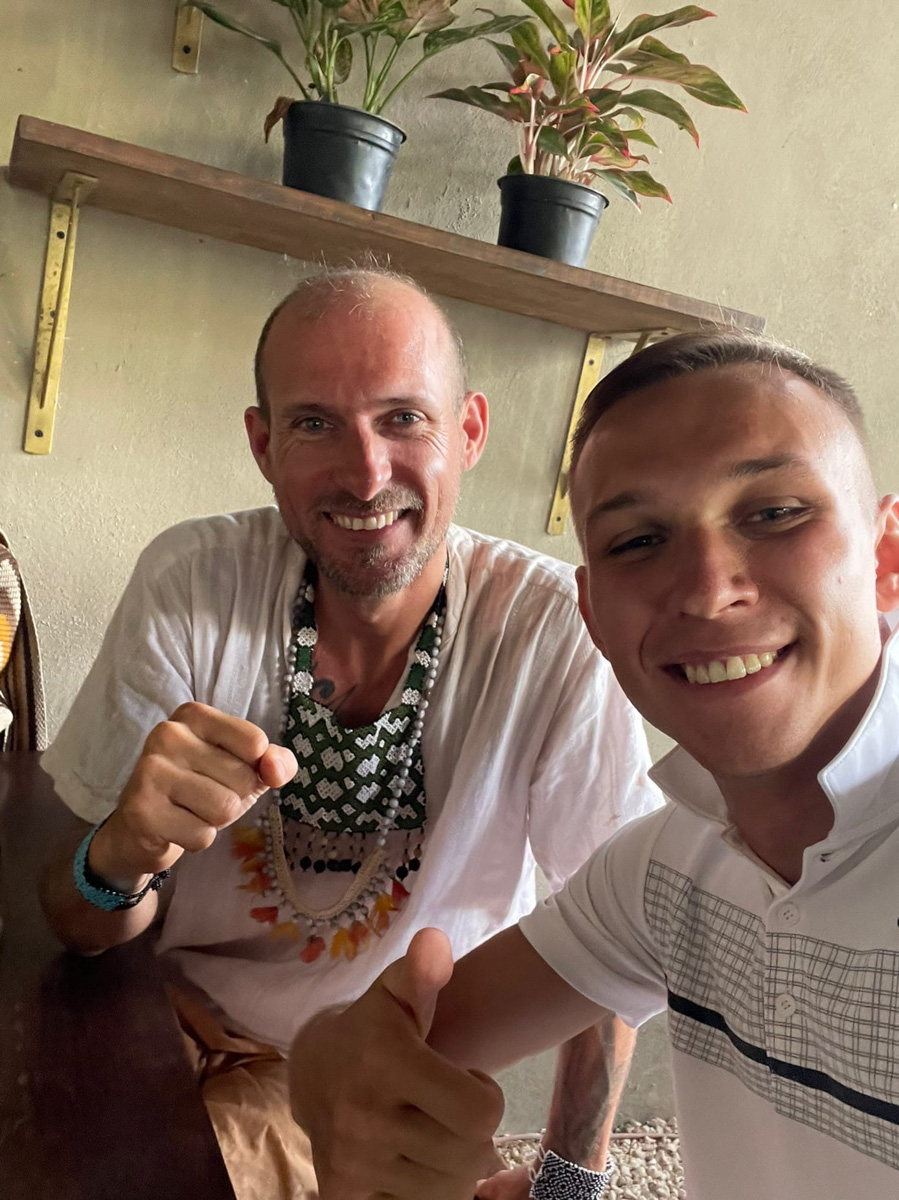 «Нам не повезло оказаться в одном из самых дорогих мест планеты с невкусной едой и ужасным обслуживанием». В компании возлюбленной бизнесмен из Владимира Валентин Пахомов застрял в Мексике почти на два долгих месяца. Теперь он делился лайфхаками, как перенести санкционные удары и вернуться домой.