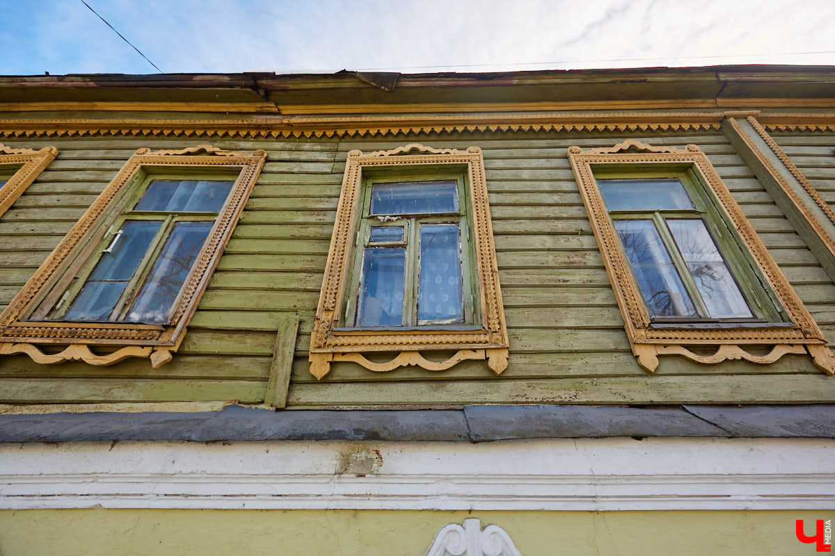 23 марта 1925 года улица 1-я Никольская была переименована в честь азербайджанского революционера Наримана Нариманова. Более неподходящую для этого локацию трудно было придумать...