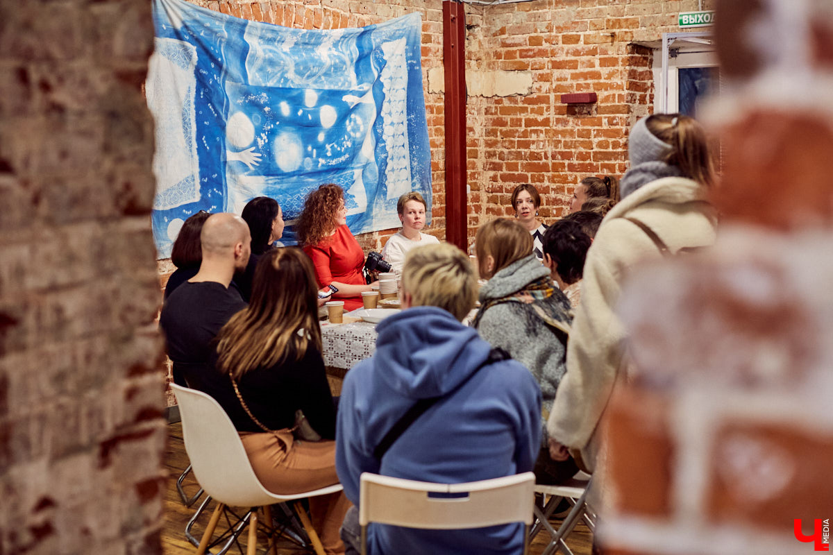 Как сделать возможным «Невозможное застолье», разрушить стены и поймать неуловимые тени? Ищем ответы на выставке современного текстиля.