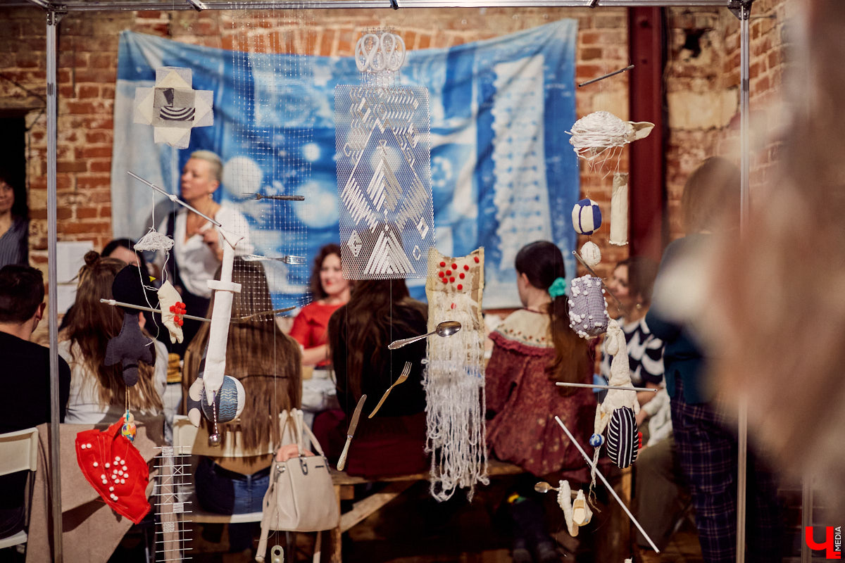 Как сделать возможным «Невозможное застолье», разрушить стены и поймать неуловимые тени? Ищем ответы на выставке современного текстиля.