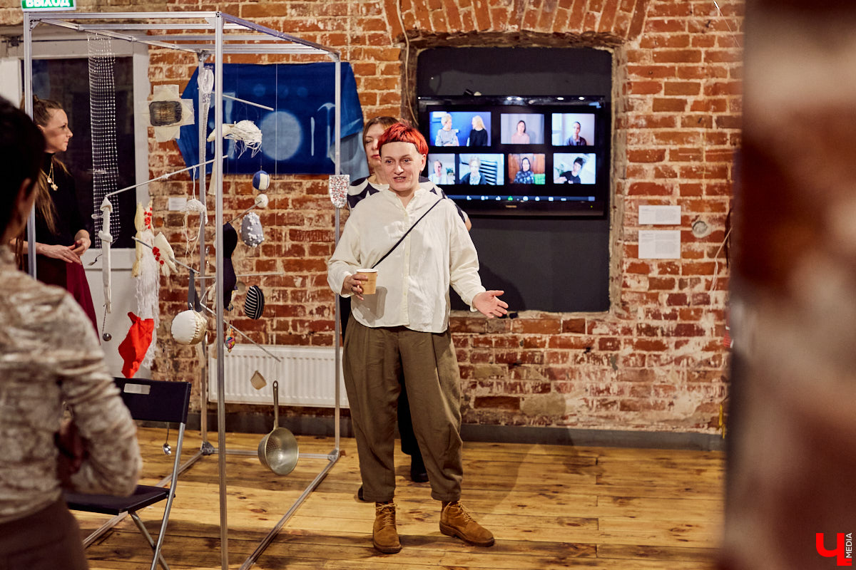 Как сделать возможным «Невозможное застолье», разрушить стены и поймать неуловимые тени? Ищем ответы на выставке современного текстиля.