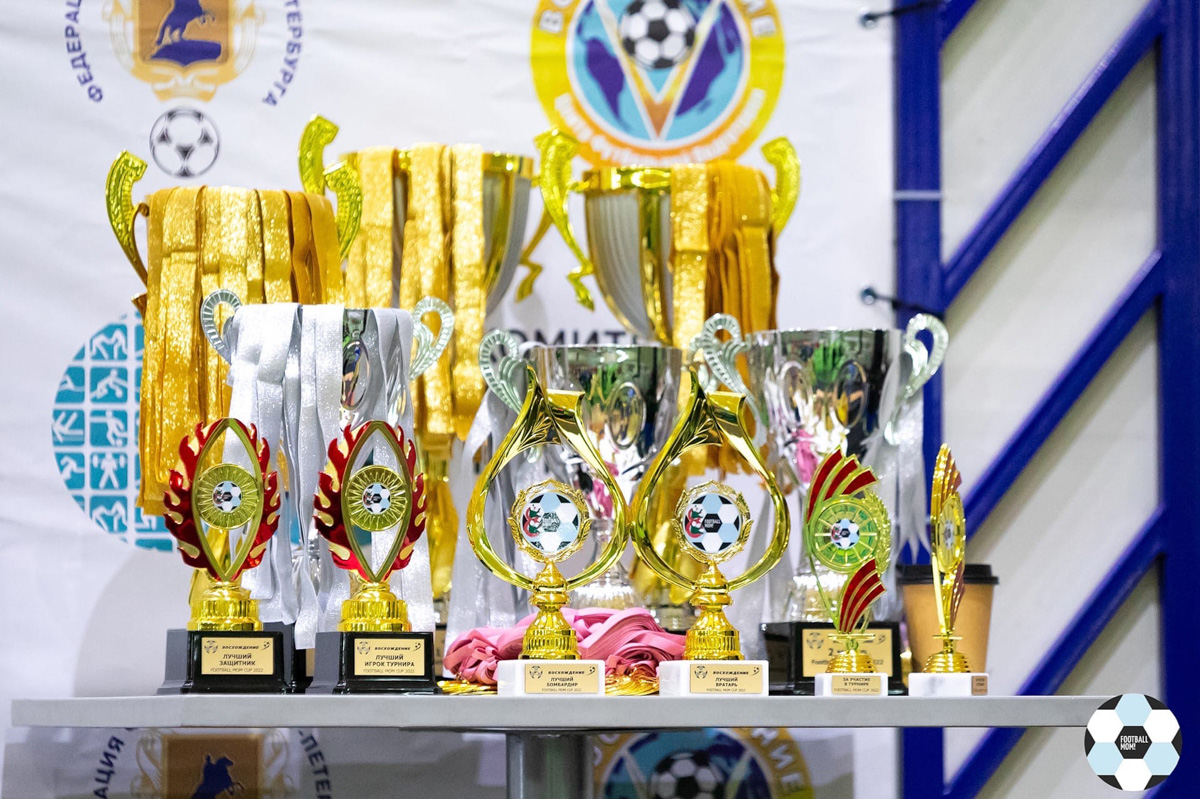 Владимирские мамы доказали, что умеют играть в футбол. На всероссийском турнире «FOOTBALL MOM CUP 2022» наша сборная заняла 4-е место. И это спустя два месяца тренировок. Для своих детей мамы – пример. Играют не только эффективно, но и эффектно.