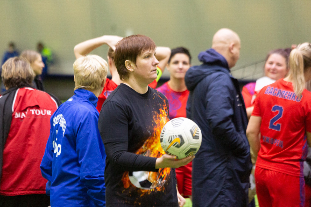 Владимирские мамы доказали, что умеют играть в футбол. На всероссийском турнире «FOOTBALL MOM CUP 2022» наша сборная заняла 4-е место. И это спустя два месяца тренировок. Для своих детей мамы – пример. Играют не только эффективно, но и эффектно.