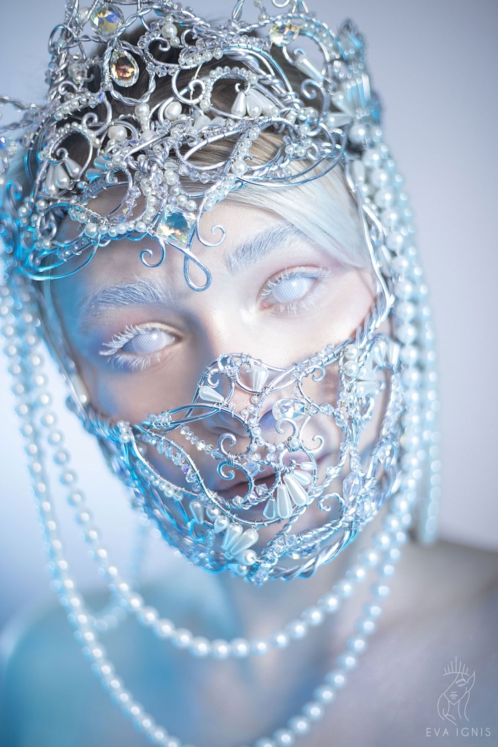 Историк моды и ведущий программы «Модный приговор» Александр Васильев предложил создать новую fashion-основу из российских брендов. Он запустил своеобразный флешмоб в соцсетях и призвал пользователей оставлять в комментариях свои варианты. Среди кандидатов засветились и представители Владимирской области. Кто сможет спасти российскую моду, читайте в материале «Ключ-Медиа».