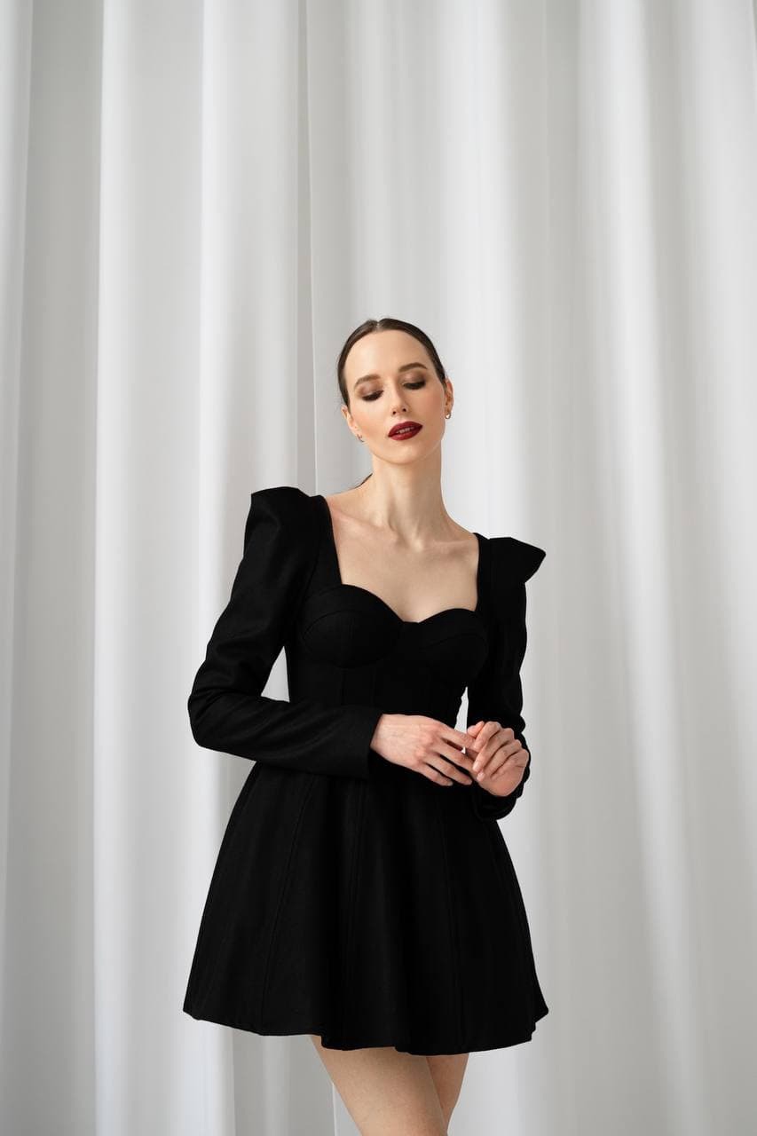 Историк моды и ведущий программы «Модный приговор» Александр Васильев предложил создать новую fashion-основу из российских брендов. Он запустил своеобразный флешмоб в соцсетях и призвал пользователей оставлять в комментариях свои варианты. Среди кандидатов засветились и представители Владимирской области. Кто сможет спасти российскую моду, читайте в материале «Ключ-Медиа».