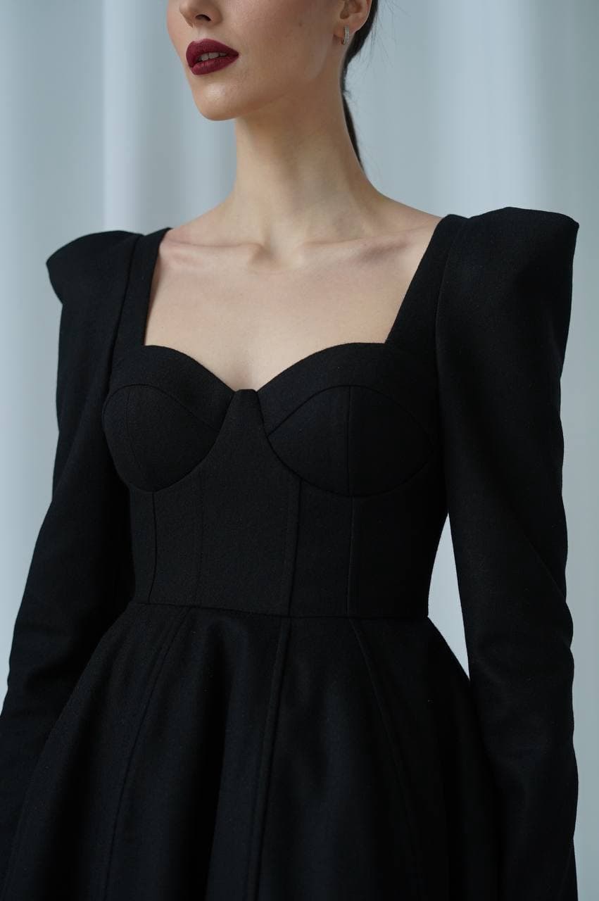 Историк моды и ведущий программы «Модный приговор» Александр Васильев предложил создать новую fashion-основу из российских брендов. Он запустил своеобразный флешмоб в соцсетях и призвал пользователей оставлять в комментариях свои варианты. Среди кандидатов засветились и представители Владимирской области. Кто сможет спасти российскую моду, читайте в материале «Ключ-Медиа».