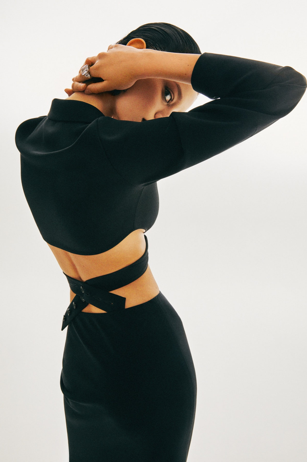 Историк моды и ведущий программы «Модный приговор» Александр Васильев предложил создать новую fashion-основу из российских брендов. Он запустил своеобразный флешмоб в соцсетях и призвал пользователей оставлять в комментариях свои варианты. Среди кандидатов засветились и представители Владимирской области. Кто сможет спасти российскую моду, читайте в материале «Ключ-Медиа».