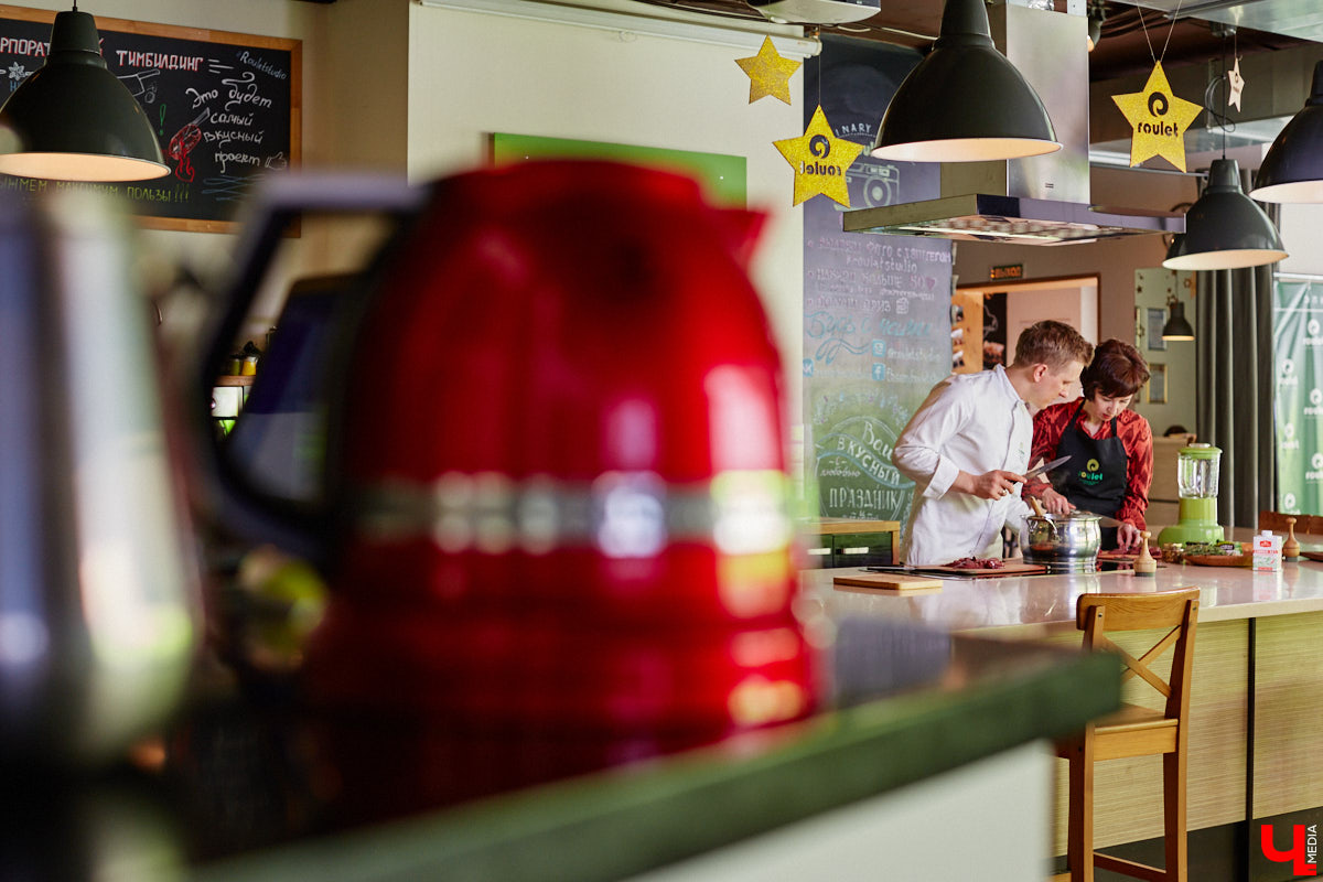 «…науки втянут нас в беду, возьмемтесь лучше за еду». Мы последовали этому совету Хармса вместе с инженером-строителем Ферузой Бакеевой и непревзойденным Дмитрием Орловским!