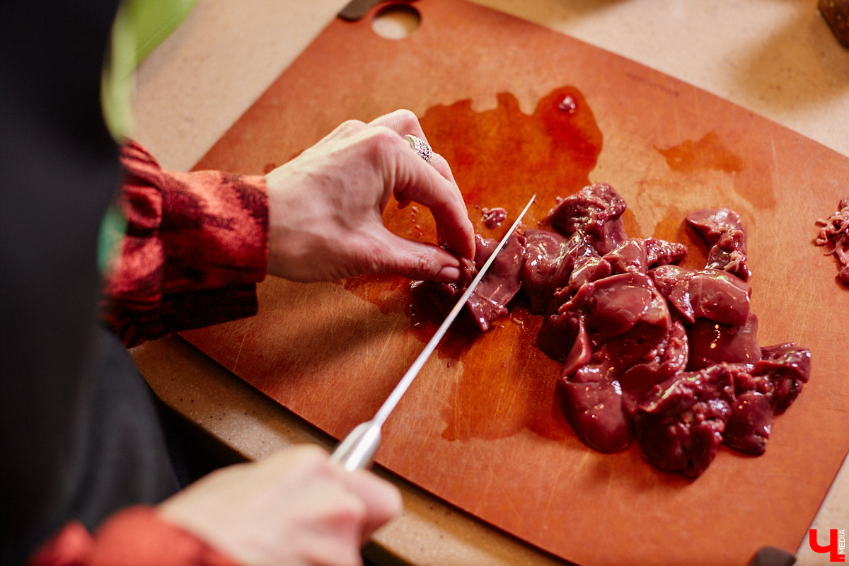 «…науки втянут нас в беду, возьмемтесь лучше за еду». Мы последовали этому совету Хармса вместе с инженером-строителем Ферузой Бакеевой и непревзойденным Дмитрием Орловским!