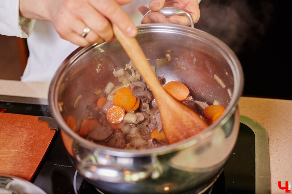 «…науки втянут нас в беду, возьмемтесь лучше за еду». Мы последовали этому совету Хармса вместе с инженером-строителем Ферузой Бакеевой и непревзойденным Дмитрием Орловским!