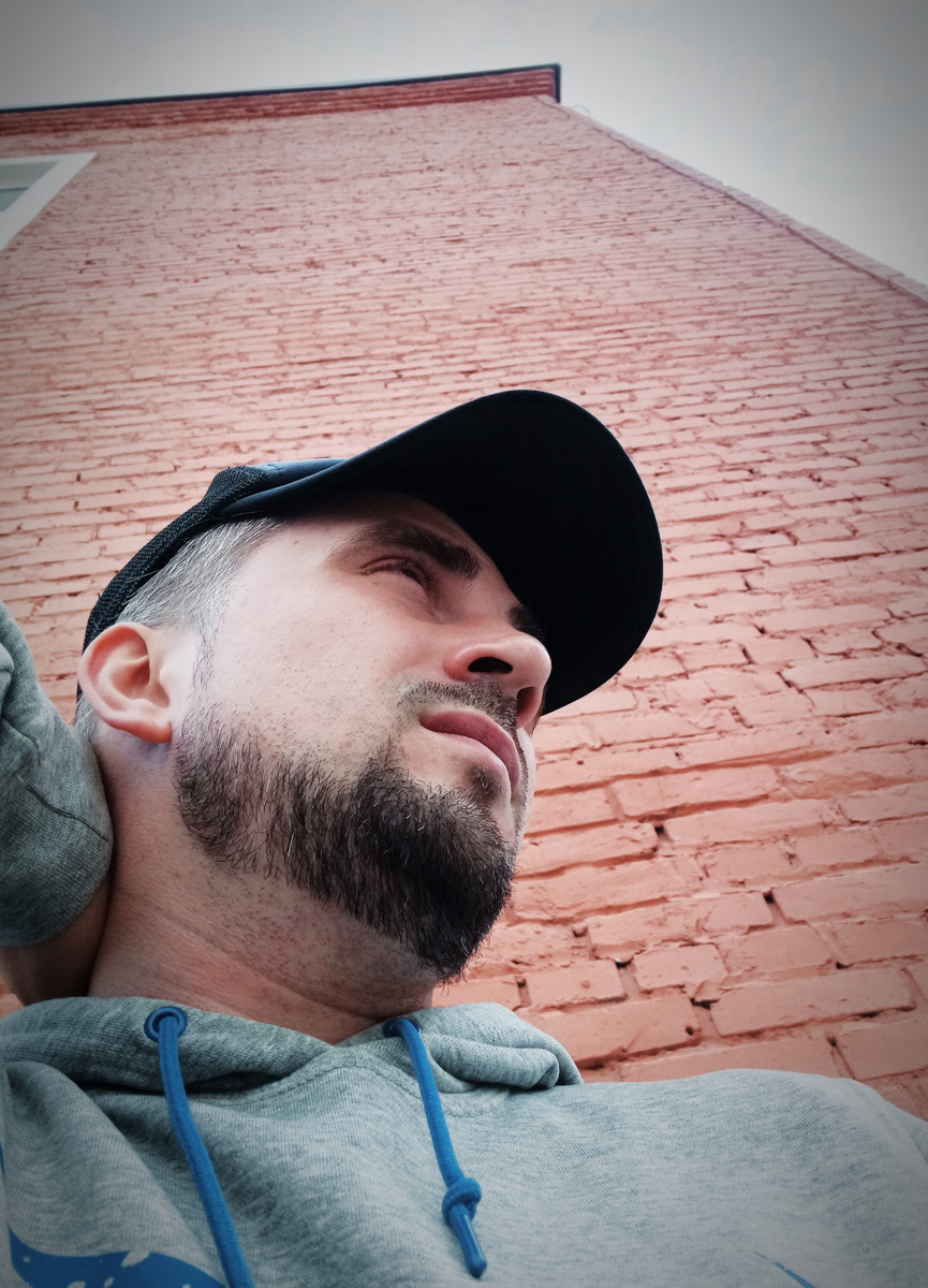 Музыка заряжает, поднимает настроение и конвертирует переживания в танец. Направляем энергию в нужное русло с традиционным творческим обзором от «Ключ-Медиа», незаслуженно забытым в 2022 году. Мы раскаиваемся и наверстываем упущенное, собрав для вас максимально обширный плейлист!