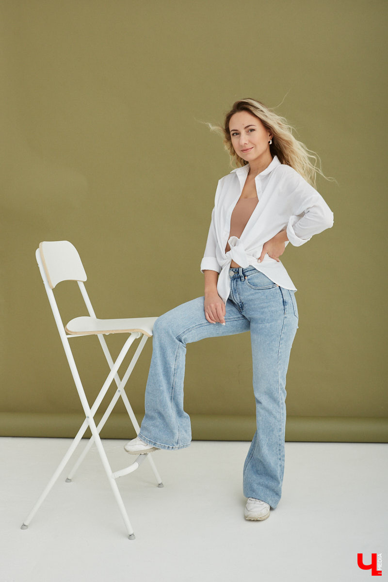 Красота в простоте — мысль неновая, но работает отлично. Что фотограф Дарья Липатова с блеском и продемонстрировала, когда стала героиней нашей рубрики «Свой стиль».