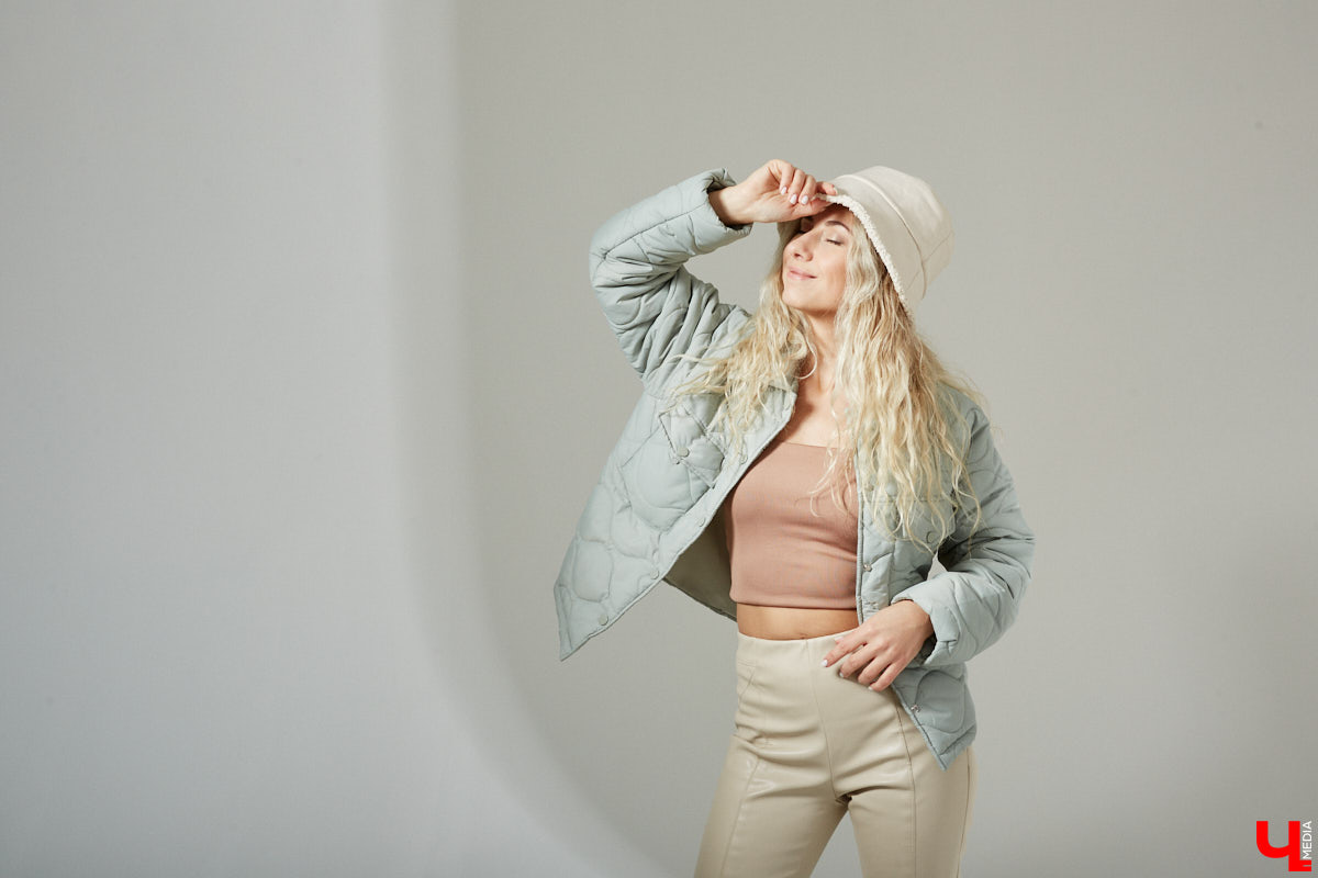 Красота в простоте — мысль неновая, но работает отлично. Что фотограф Дарья Липатова с блеском и продемонстрировала, когда стала героиней нашей рубрики «Свой стиль».