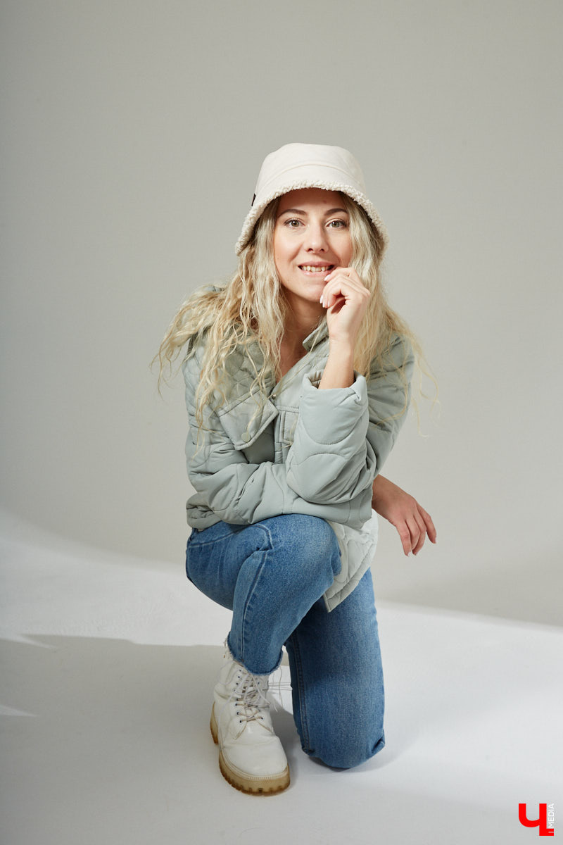 Красота в простоте — мысль неновая, но работает отлично. Что фотограф Дарья Липатова с блеском и продемонстрировала, когда стала героиней нашей рубрики «Свой стиль».