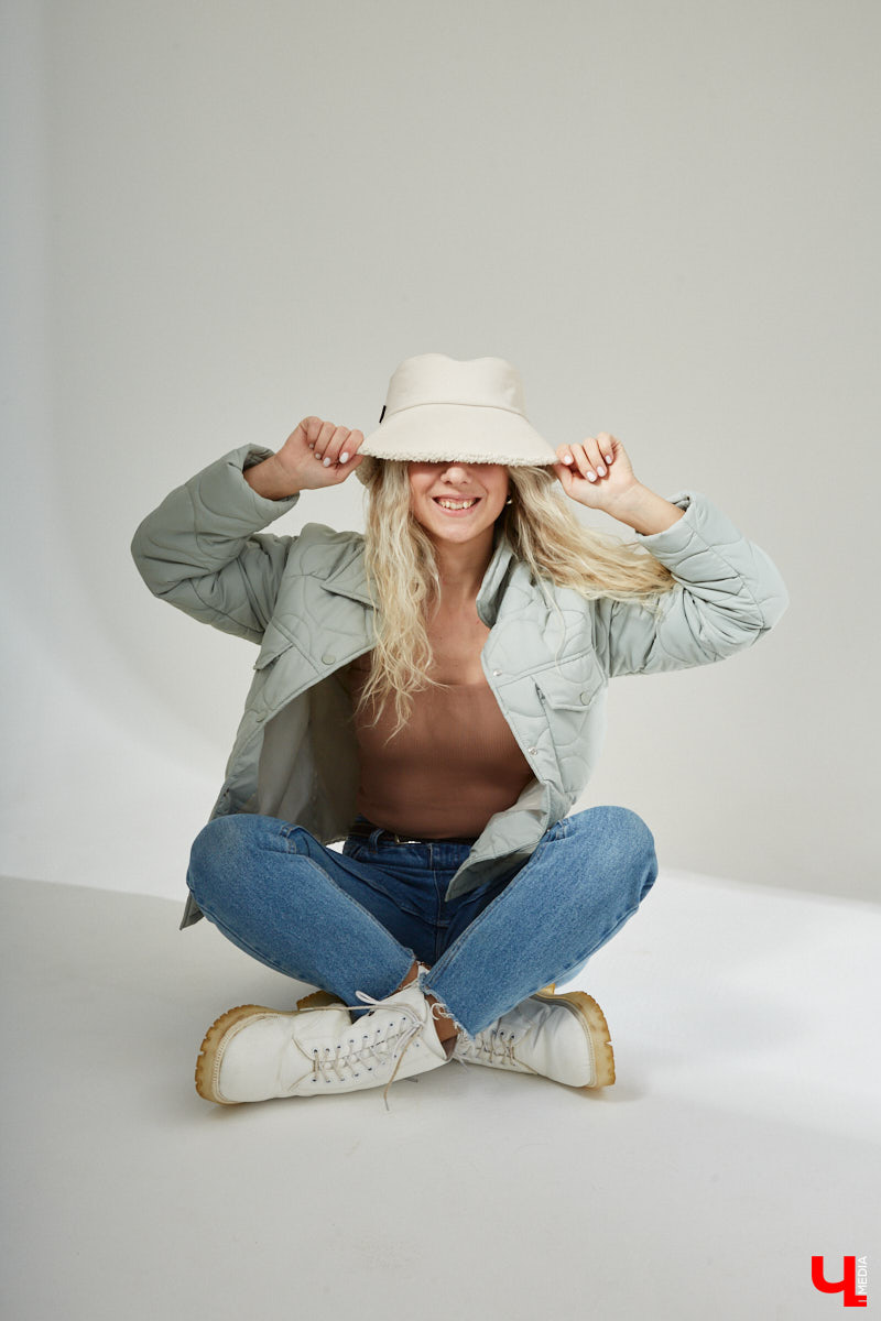 Красота в простоте — мысль неновая, но работает отлично. Что фотограф Дарья Липатова с блеском и продемонстрировала, когда стала героиней нашей рубрики «Свой стиль».