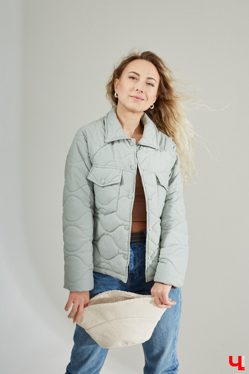 Красота в простоте — мысль неновая, но работает отлично. Что фотограф Дарья Липатова с блеском и продемонстрировала, когда стала героиней нашей рубрики «Свой стиль».